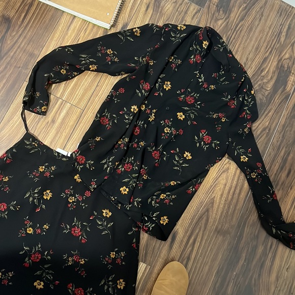 Floral silk slit two piece set, top size 6, skirt 8 - Picture 3 of 5